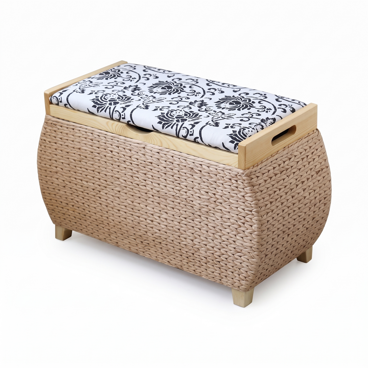 Tabouret coffre en rotin sur fond blanc