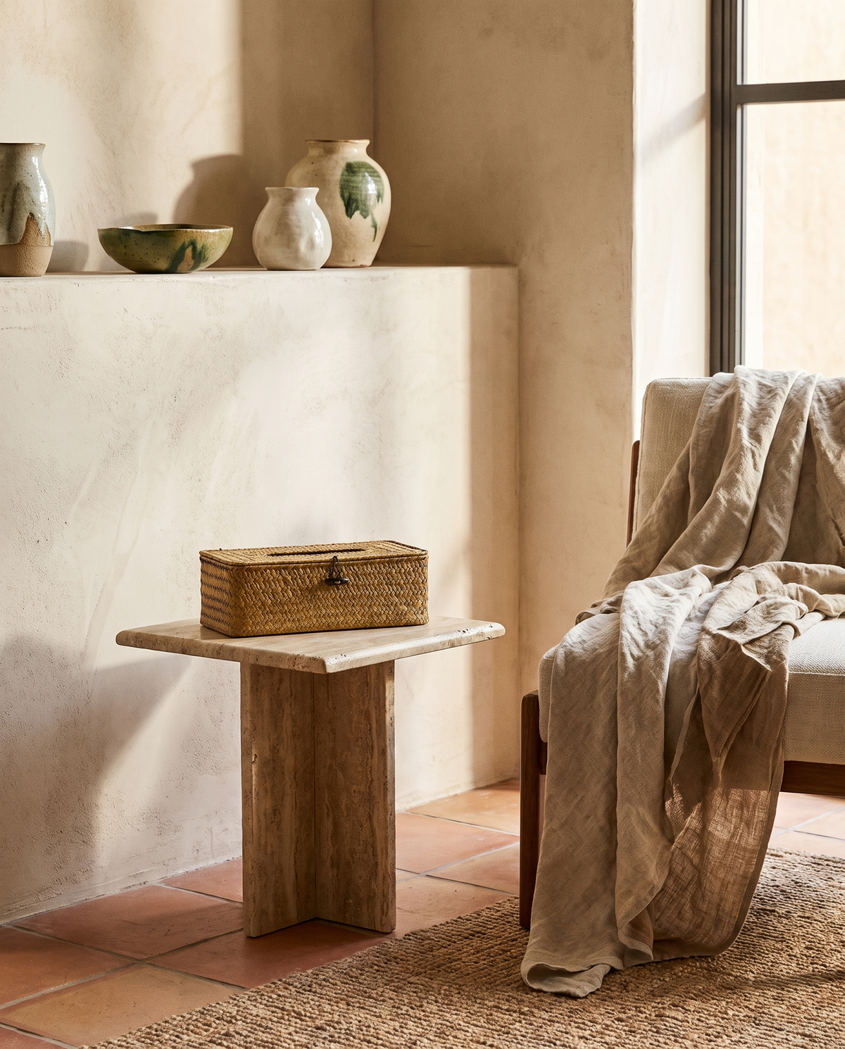 Boîte à mouchoirs en rotin tressé en situation dans un intérieur