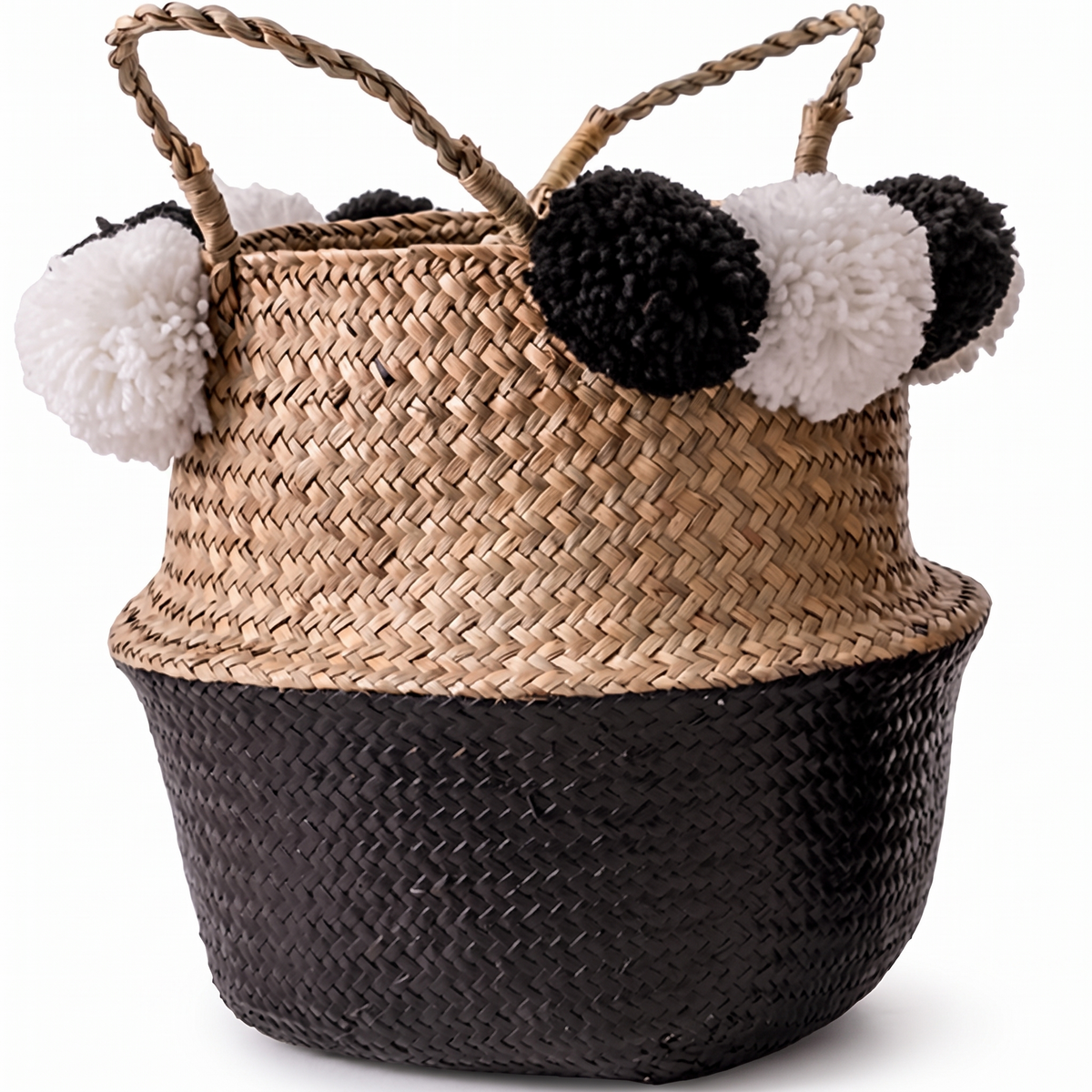 Panier en rotin noir sur fond blanc