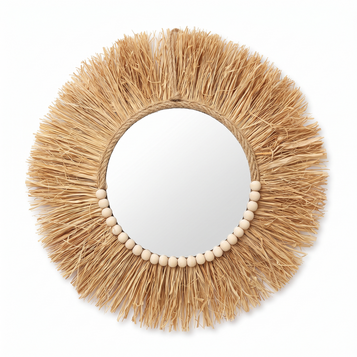 Miroir rond en paille sur fond blanc