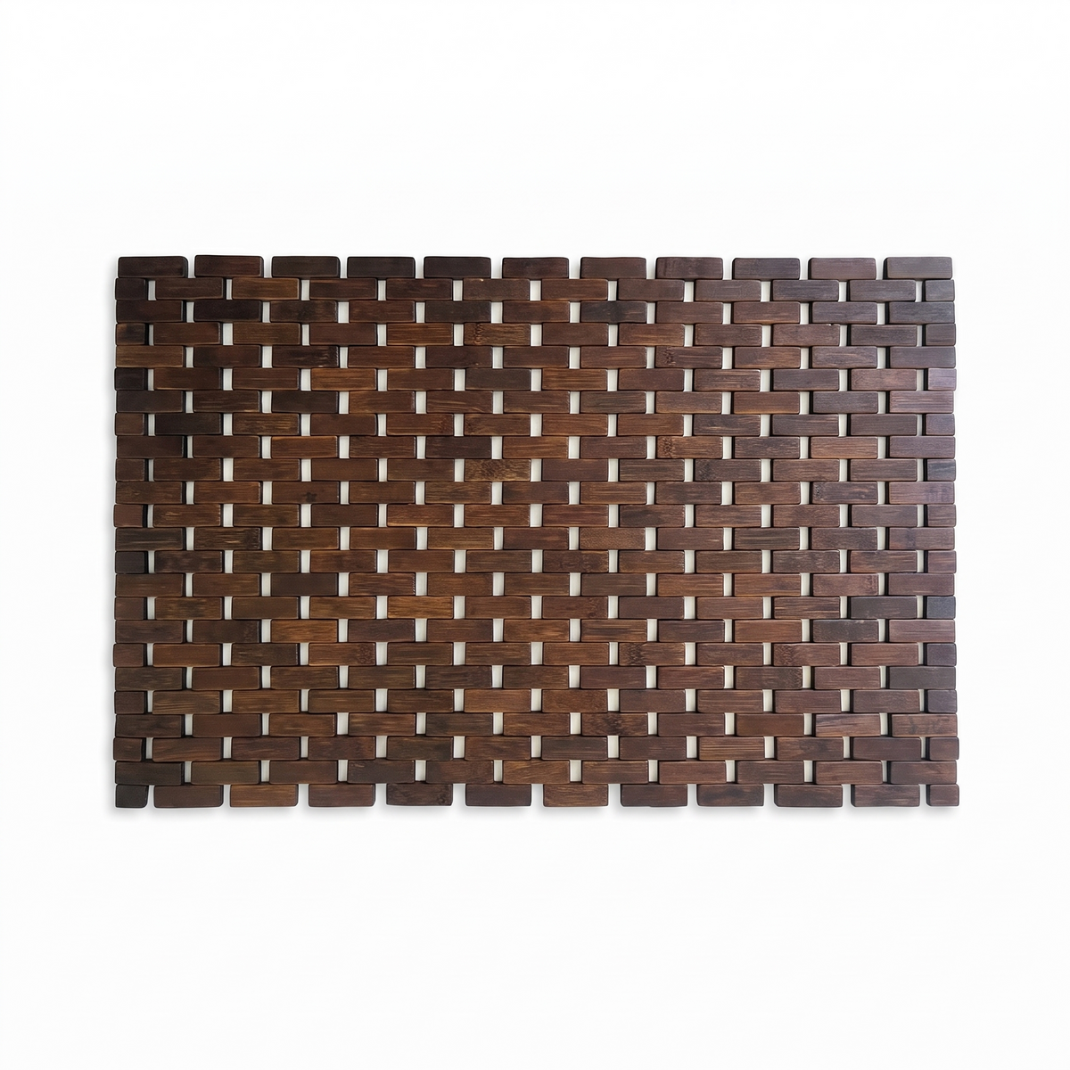 Tapis en bambou sur fond blanc