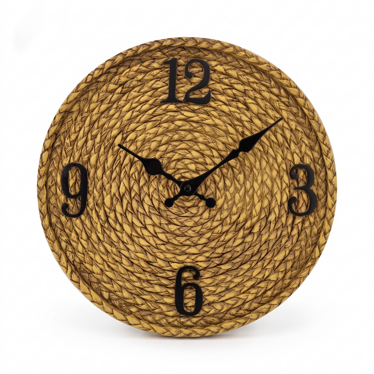 Horloge d'extérieur imitation rotin en résine sur fond blanc