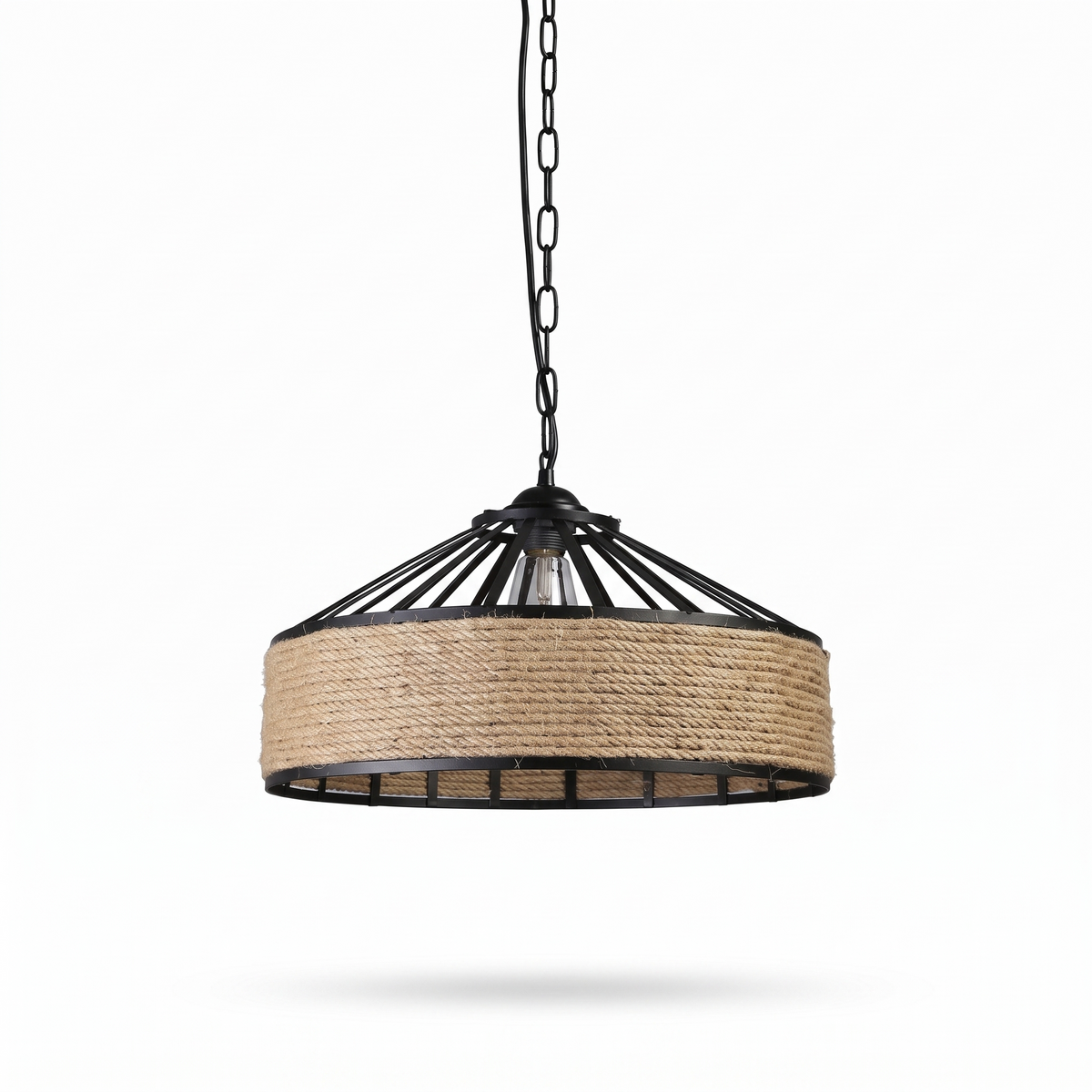 Suspension industrielle en osier sur fond blanc