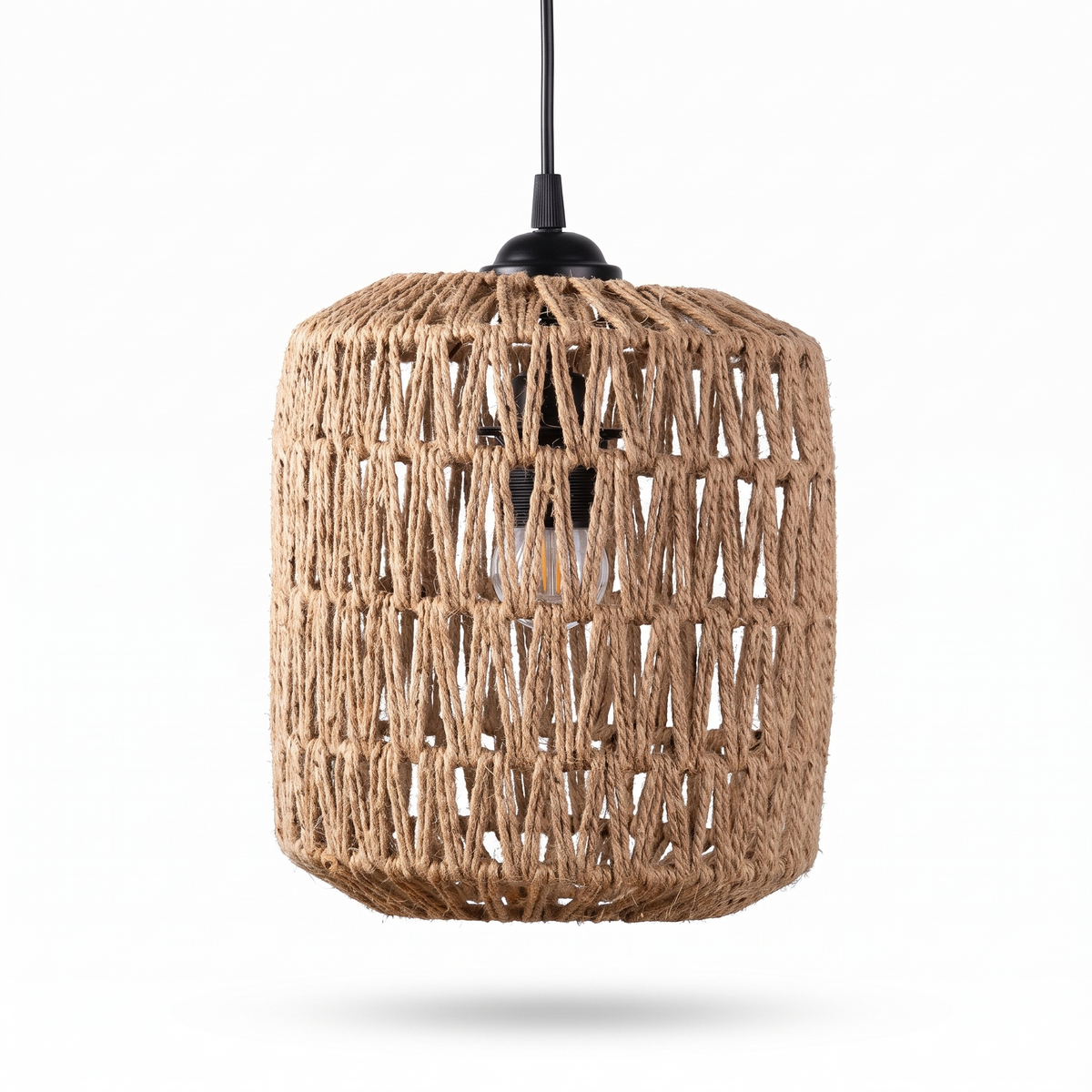 Mini luminaire vintage en rotin sur fond blanc