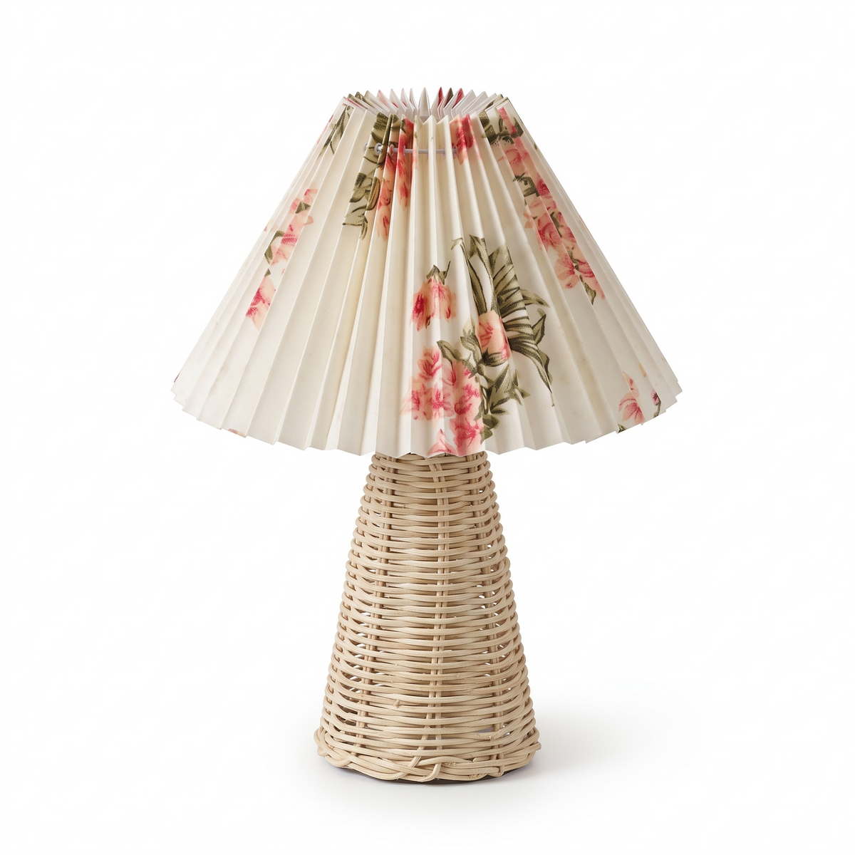 Lampe ronde plissée en rotin blanc à motifs floraux sur fond blanc