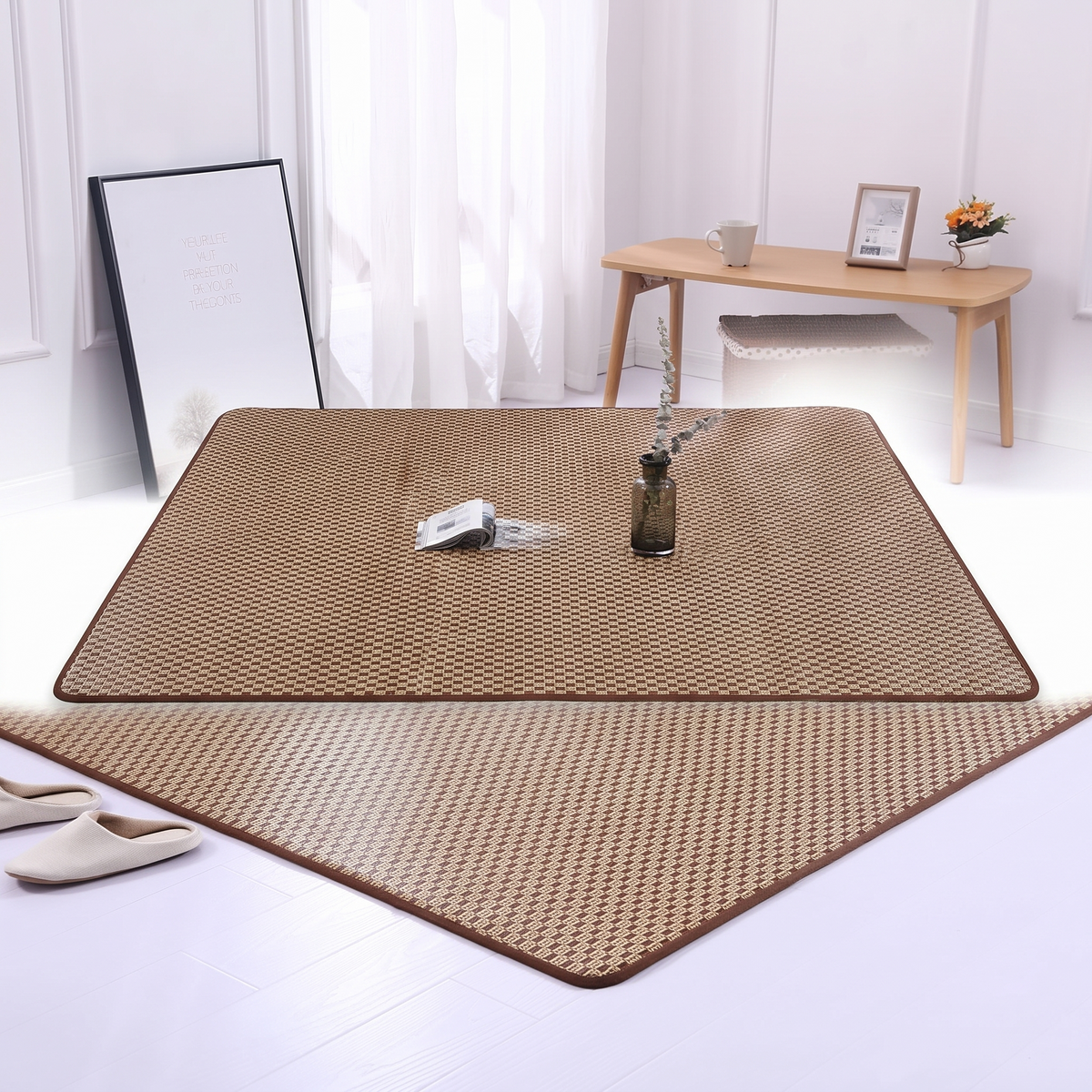 Tapis tatami épais sur fond blanc
