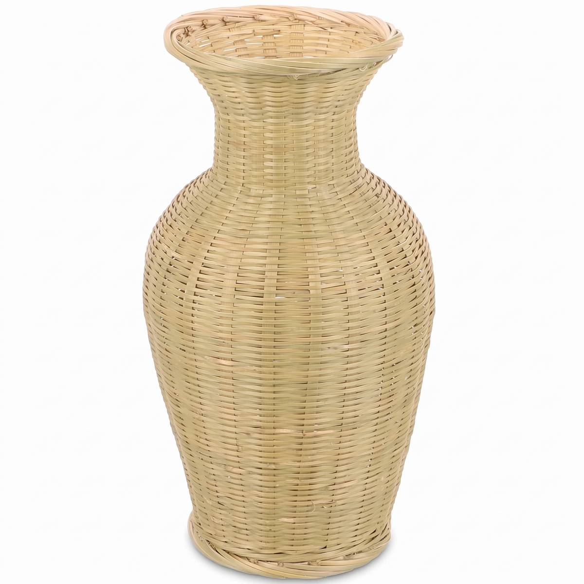 Vase en bambou tressé beige sur fond blanc