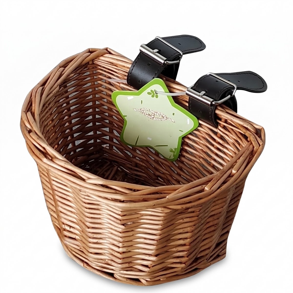 Panier de vélo en rotin pour enfant sur fond blanc