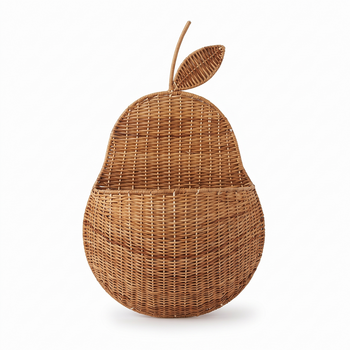 Panier de rangement en rotin en forme de poire sur fond blanc
