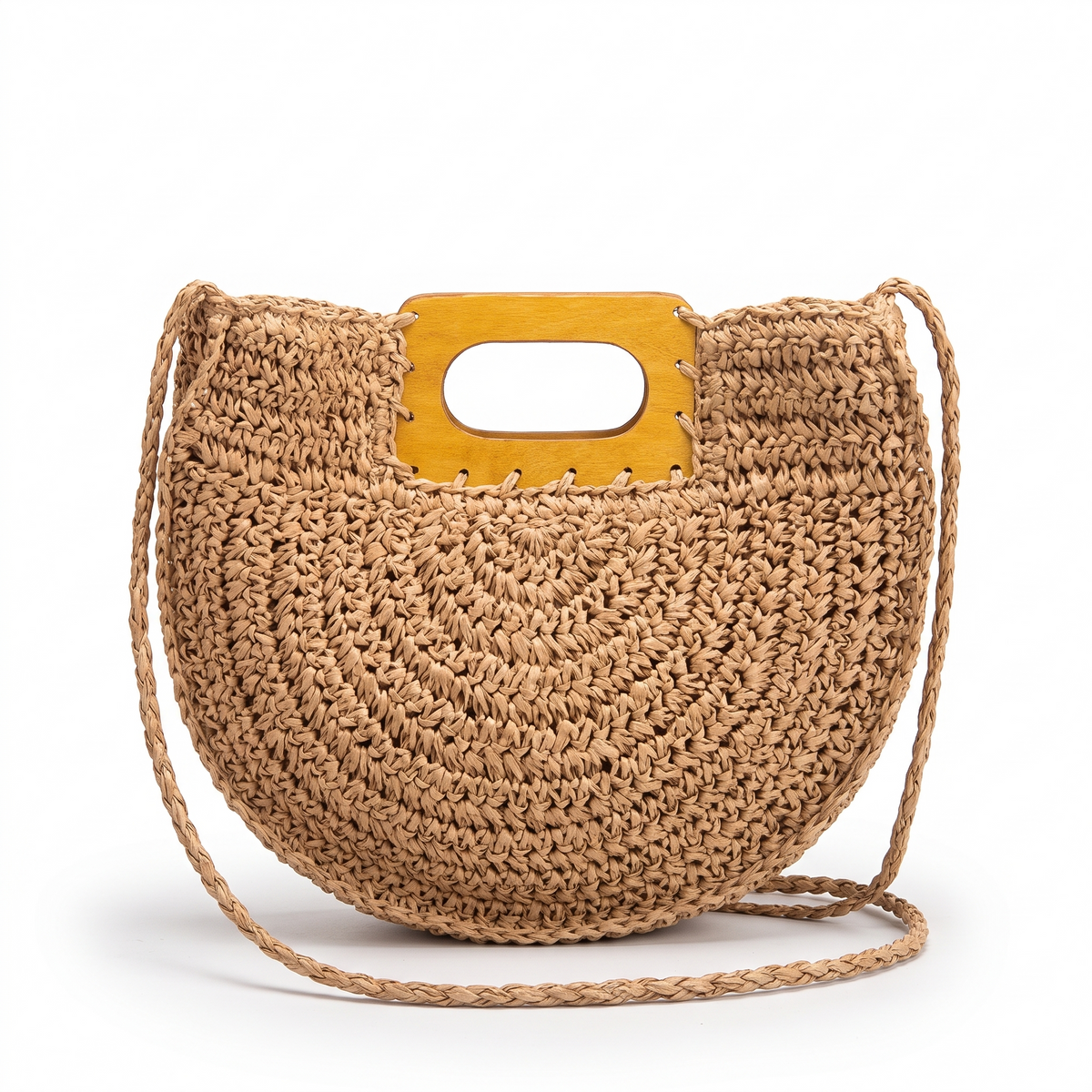 Sac à main en rotin à anse en bois sur fond blanc